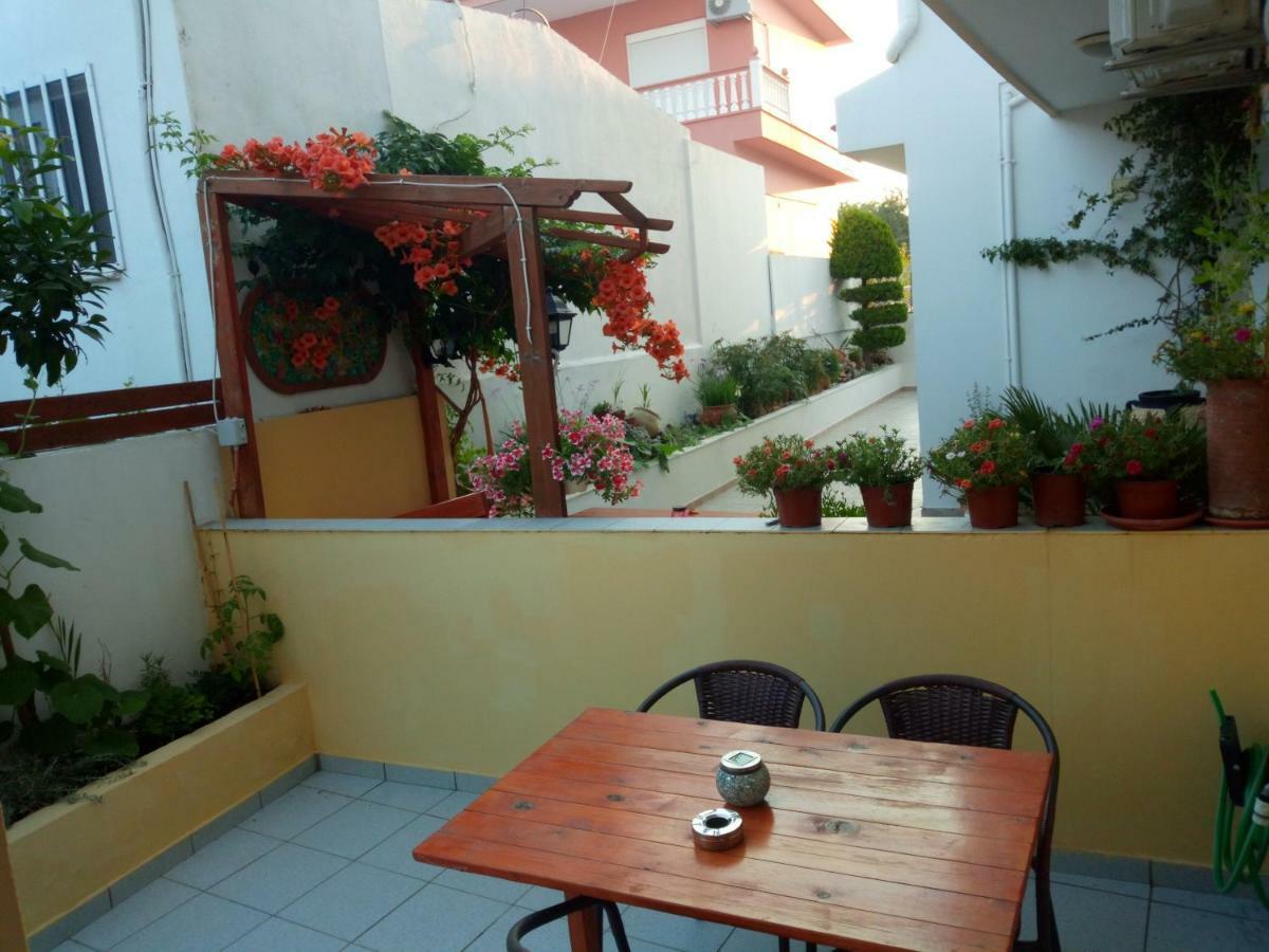Pantheon Deluxe Apartments Arhángelosz Kültér fotó
